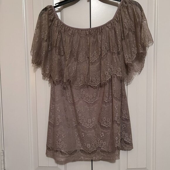 Women's Beige Lacey Blouse in Size Medium by NY Collection - Picture 3 of 4